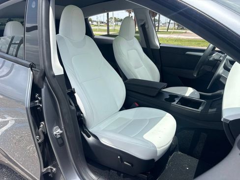 Used 2025 Tesla Model Y Performance AWD/4WD image 18