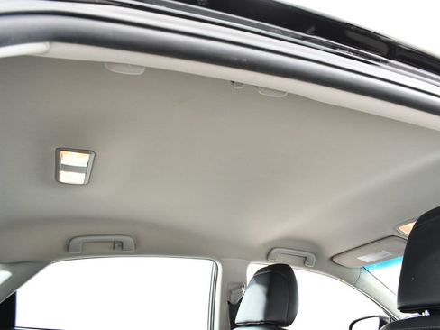 Used 2016 Toyota Avalon XLE FWD image 18