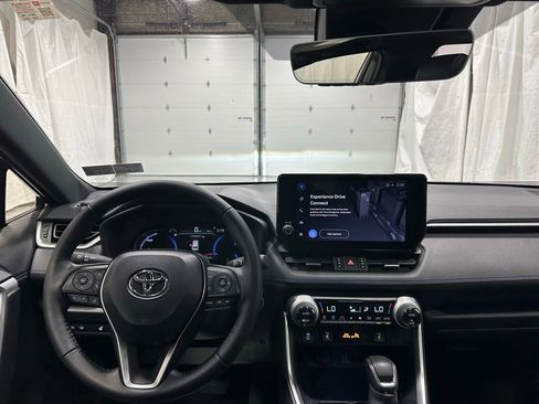 Used 2025 Toyota RAV4 XSE w/ Weather Package AWD/4WD image 16