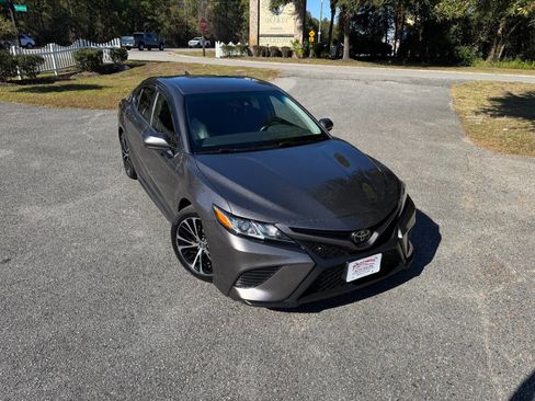 Used 2020 Toyota Camry SE image 32