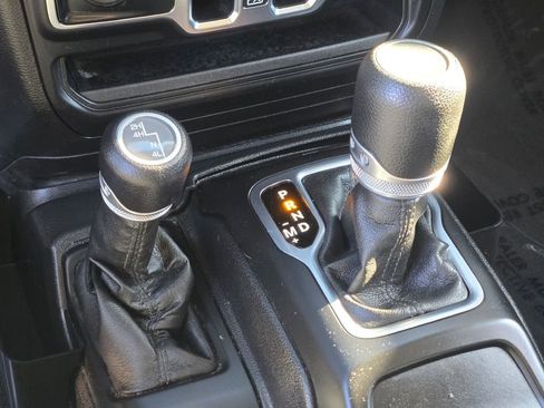 Used 2020 Jeep Wrangler Unlimited Sport S image 24