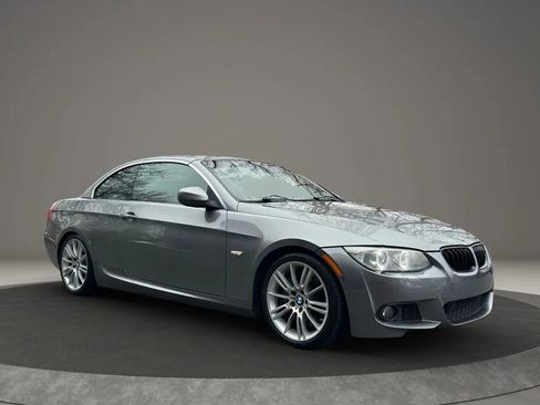 Used 2013 BMW 335i Convertible image 3