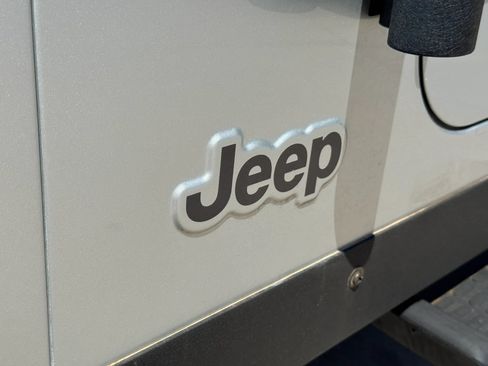 Used 2003 Jeep Wrangler SE AWD/4WD image 38