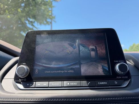 Used 2021 Nissan Rogue SL FWD image 18