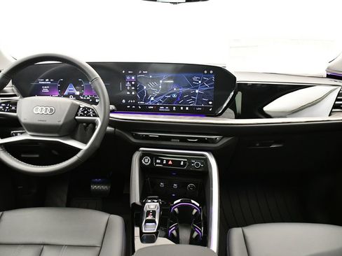 Used 2025 Audi Q5 Premium w/ Convenience Package image 19