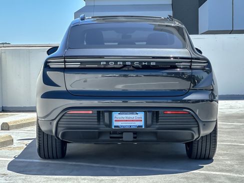 Certified 2025 Porsche Macan 4 Electric AWD/4WD image 7