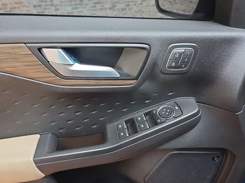 Used 2020 Ford Escape Titanium w/ Titanium Premium Package 2.0 image 27