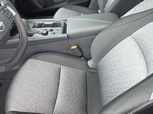 New 2026 Nissan Sentra SV w/ SV Convenience Package FWD image 5