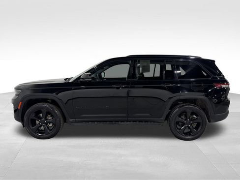 Used 2024 Jeep Grand Cherokee Limited w/ Luxury Tech Group II AWD/4WD image 14