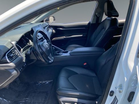 Used 2023 Toyota Camry SE FWD image 9
