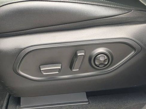 Certified 2025 Jeep Grand Cherokee Limited w/ Black Appearance Package RWD image 23