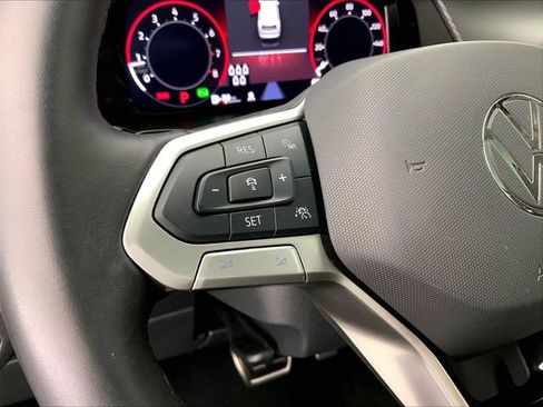 Certified 2025 Volkswagen Atlas Peak Edition SE AWD/4WD image 13
