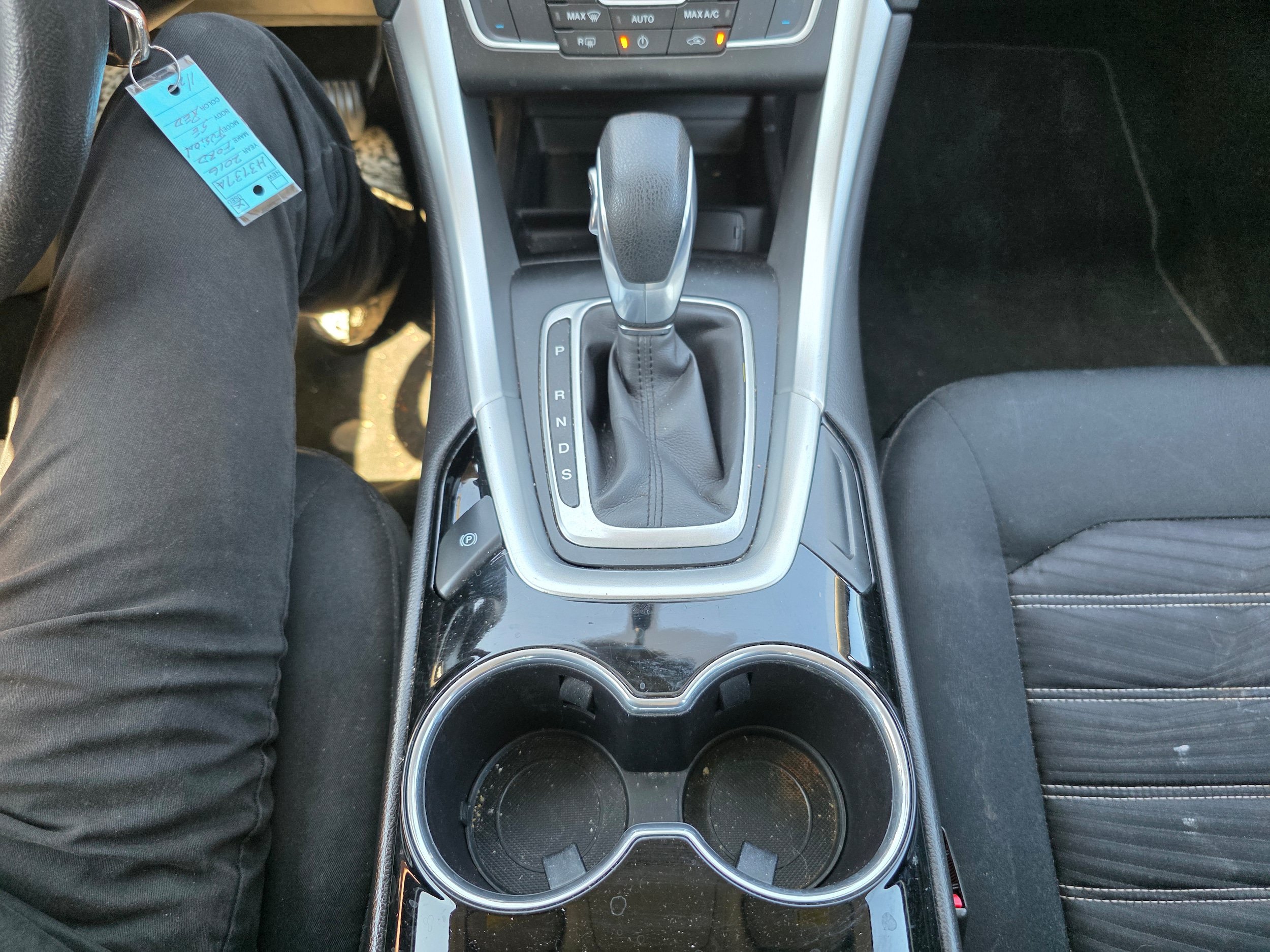 Used 2016 Ford Fusion SE FWD image 13