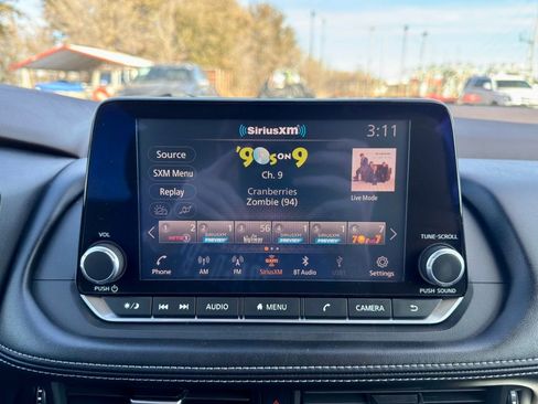 Used 2022 Nissan Rogue S image 23