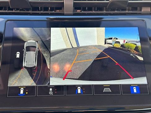 Used 2023 Chevrolet Bolt EUV Premier w/ Sun & Sound Package image 33