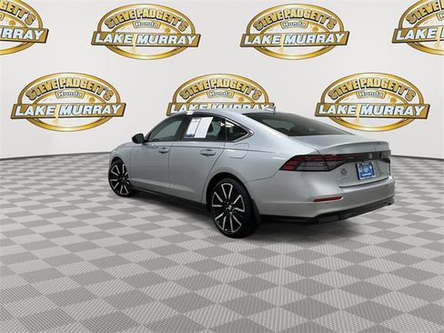 Used 2024 Honda Accord Touring image 9