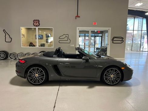 Used 2017 Porsche 718 Boxster image 76