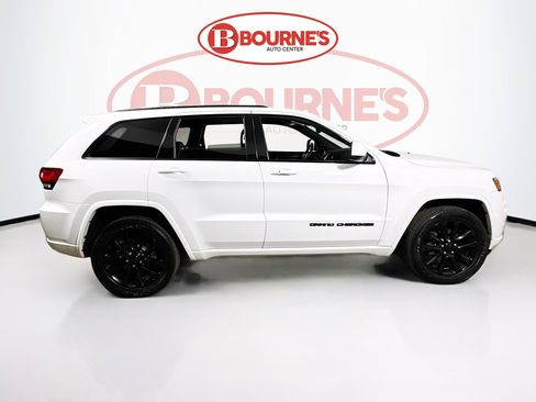 Used 2020 Jeep Grand Cherokee Altitude image 12