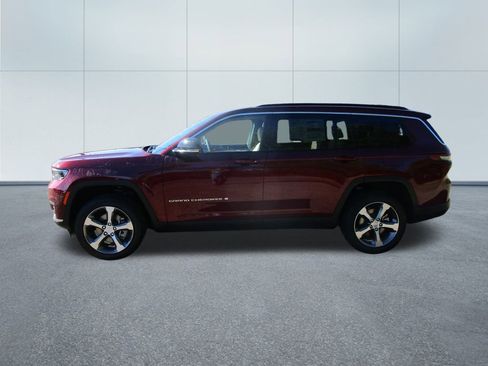 New 2025 Jeep Grand Cherokee L Limited w/ Luxury Tech Group II image 2