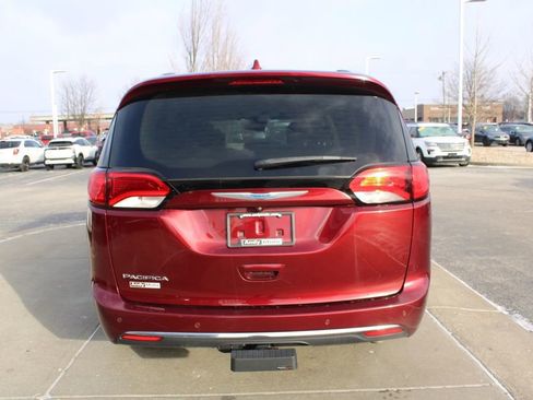 Used 2017 Chrysler Pacifica Touring-L Plus w/ Advanced Safetytec Group image 8