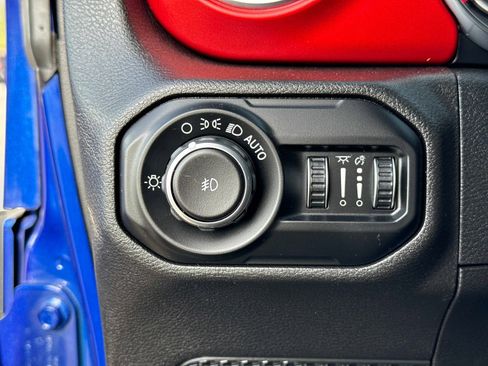 Used 2019 Jeep Wrangler Unlimited Rubicon AWD/4WD image 30