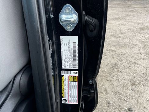 Used 2025 Toyota Tacoma TRD Off-Road image 30