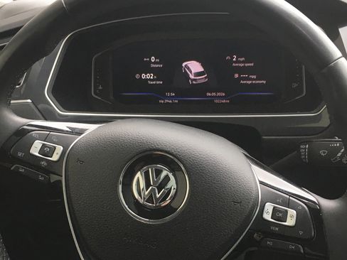 Used 2020 Volkswagen Tiguan SEL AWD/4WD image 10
