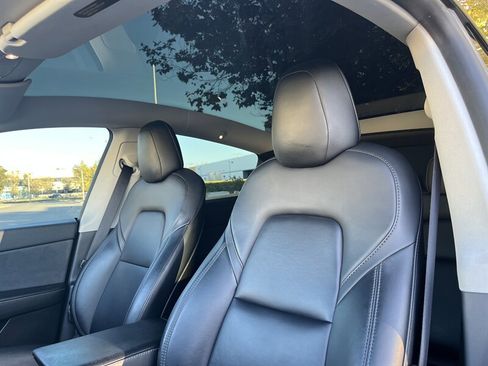 Used 2021 Tesla Model Y Performance image 18