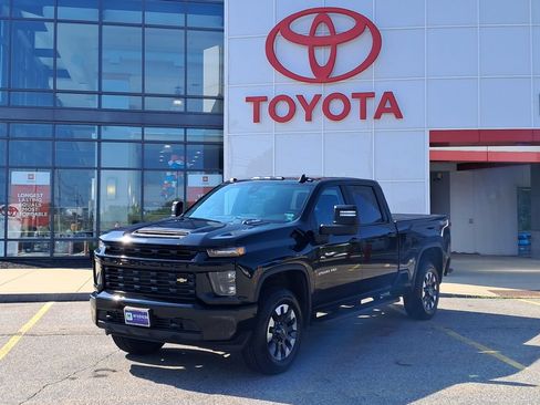 Used 2021 Chevrolet Silverado 2500 Custom w/ Custom Value Package AWD/4WD image 1