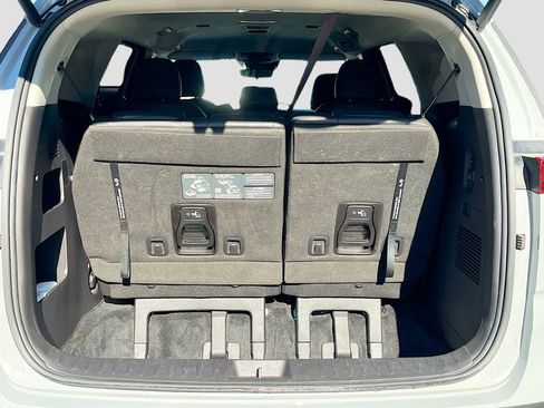 Used 2024 Kia Carnival SX FWD image 25