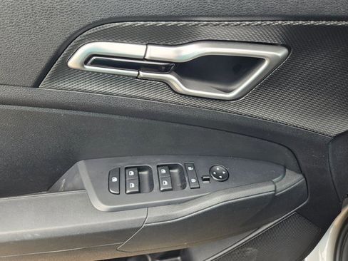 Used 2024 Kia Sportage LX image 12