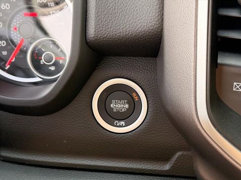 New 2026 RAM 1500 4x4 Crew Cab image 14