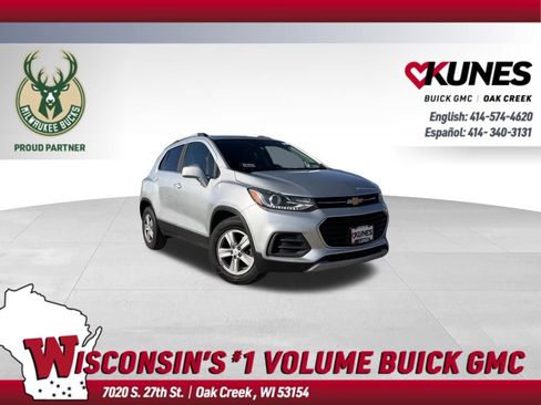 Used 2020 Chevrolet Trax LT w/ Driver Confidence Package image 1