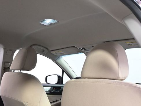 Used 2019 Subaru Outback 2.5i Premium image 17