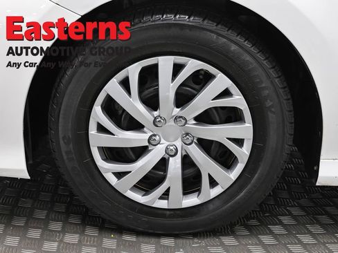 Used 2020 Toyota Camry LE image 33