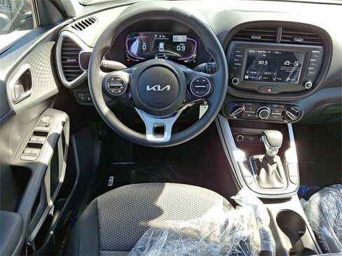 New 2025 Kia Soul LX w/ LX Technology Package image 7