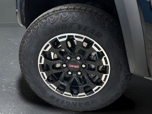 Used 2026 GMC Canyon AT4 w/ AT4 Premium Package AWD/4WD image 33