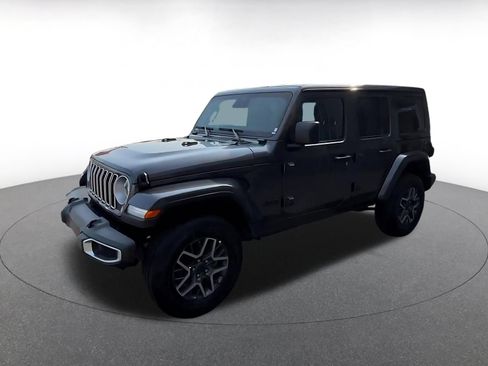 Used 2025 Jeep Wrangler Unlimited Sahara AWD/4WD image 7