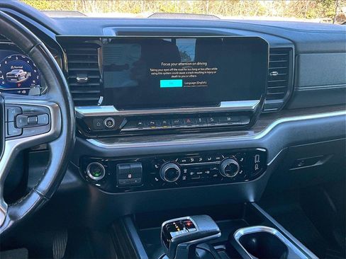 Certified 2022 Chevrolet Silverado 1500 LT Trail Boss w/ Convenience Package II image 15