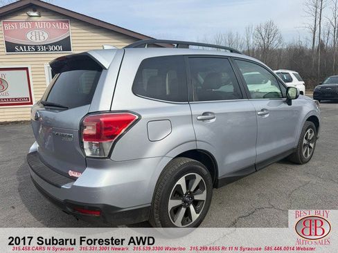 Used 2017 Subaru Forester 2.5i Limited image 3