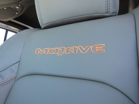 New 2025 Jeep Gladiator Mojave image 22