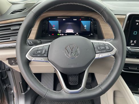 New 2026 Volkswagen Atlas SE FWD image 18