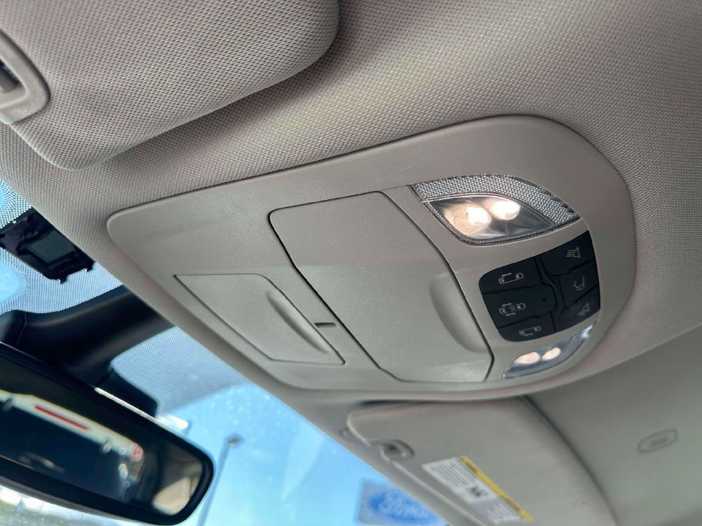 Used 2023 Chrysler Pacifica Touring-L FWD image 31