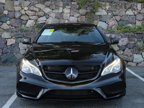 Used 2014 Mercedes-Benz E 550 Coupe image 3