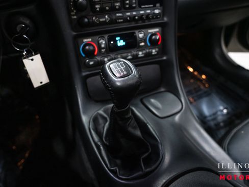 Used 2002 Chevrolet Corvette Convertible w/ Preferred Equipment Group2 image 21