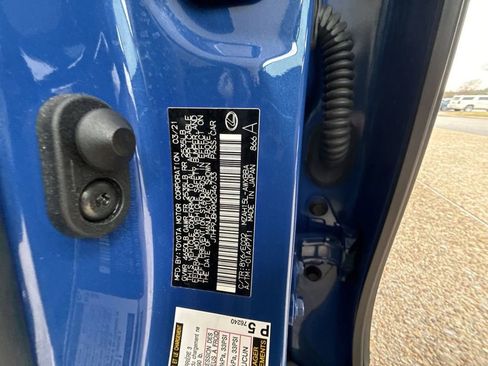 Used 2021 Lexus UX 250h w/ Premium Package image 32