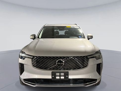 Used 2025 Volvo XC90 B6 Plus image 2