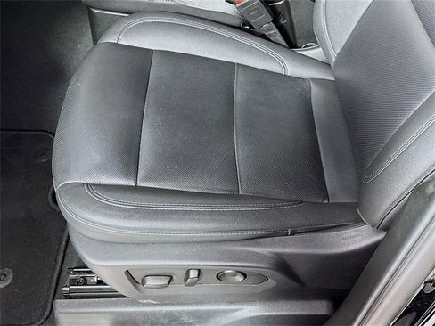 Used 2024 GMC Sierra 1500 SLT image 20