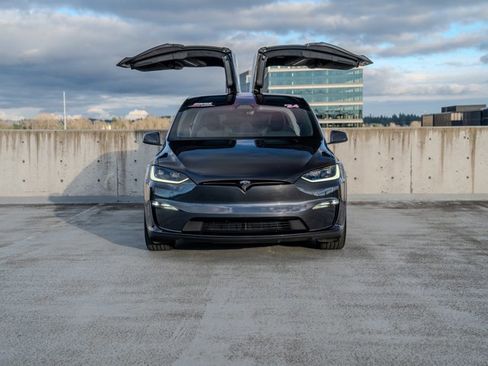 Used 2024 Tesla Model X image 3