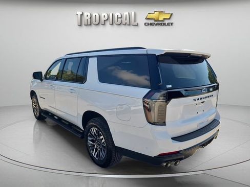 Used 2026 Chevrolet Suburban Z71 w/ Comfort Package AWD/4WD image 3